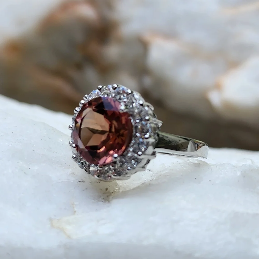 Solid Sterling 925 Silver Elegant Ring Alexandrite Stone White Topaz Crystals